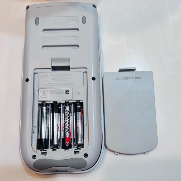 Texas Instruments TI-84 Plus Silver Edition - Picture 3 of 3